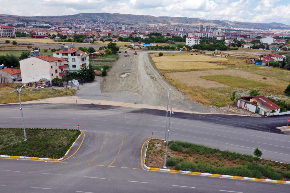 Elazığ Belediyesi Yeni Bağlantı Yolları Açmaya Devam Ediyor