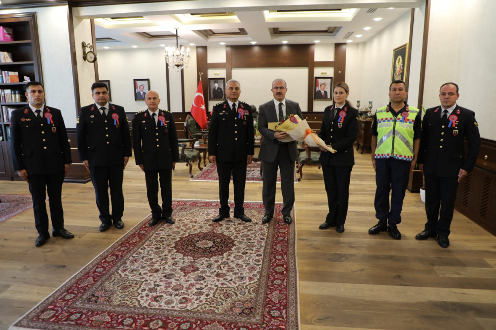  İl Jandarma Komutanı  J.Kd.Alb. Ali Yıldız, Vali Toraman'ı ziyaret etti