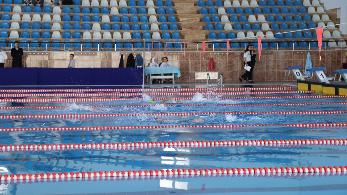 Okul Sporları Yüzme Minikler Yarışması Yapıldı