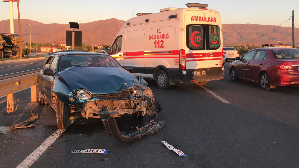 Elazığ’da Trafik Kazası: 4 Yaralı